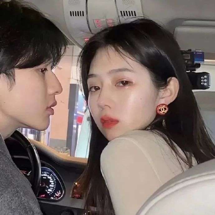 晚晚皆安 夜夜皆空·情侣真人头像大全