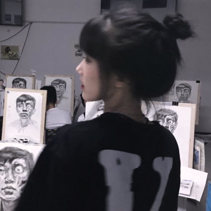 向晚/女头/我不是谁的救赎和偏爱，更不是例外。头像图片