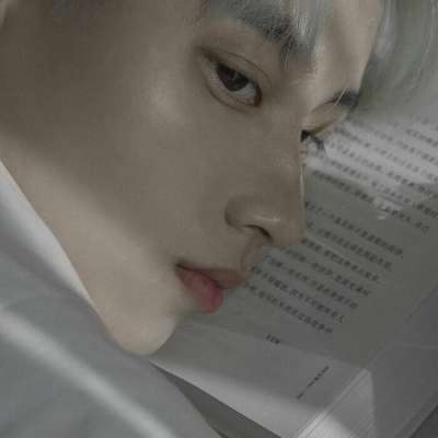 忧郁气质男生白衬衫清新高清头像图片大全