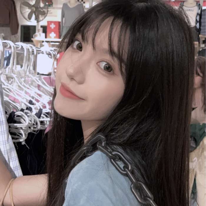 可爱超萌的自拍小姐姐高清头像图片大全