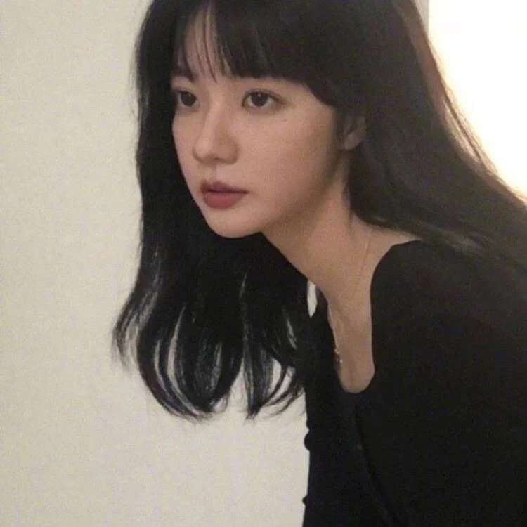 自信女生元气可爱真人时尚头像图片