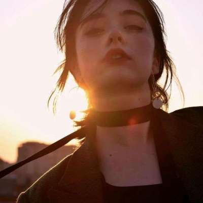 欧美个性女生高级微信头像图片