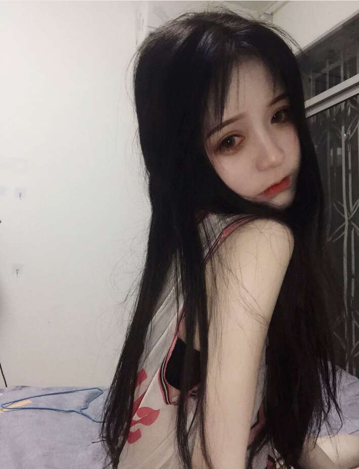 忽然就秋天了 晚风已经凉飕飕的了 这是我过的最快 也是最乱的一年头像图片