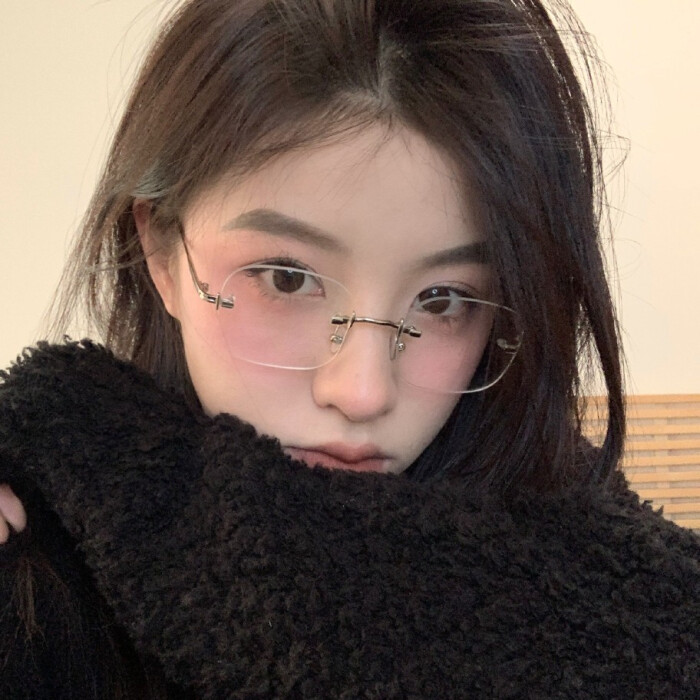 好看的真人女生气质魅力自拍头像图片