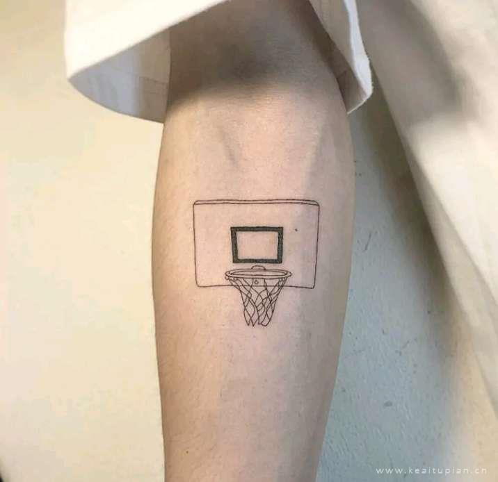 喉咙唱的沙哑 也吻不到你   找图不易 拿图点赞 感谢支持头像图片