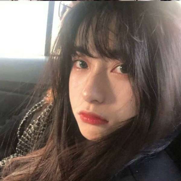 背影也好看的女生必备优质漂亮真人头像图片