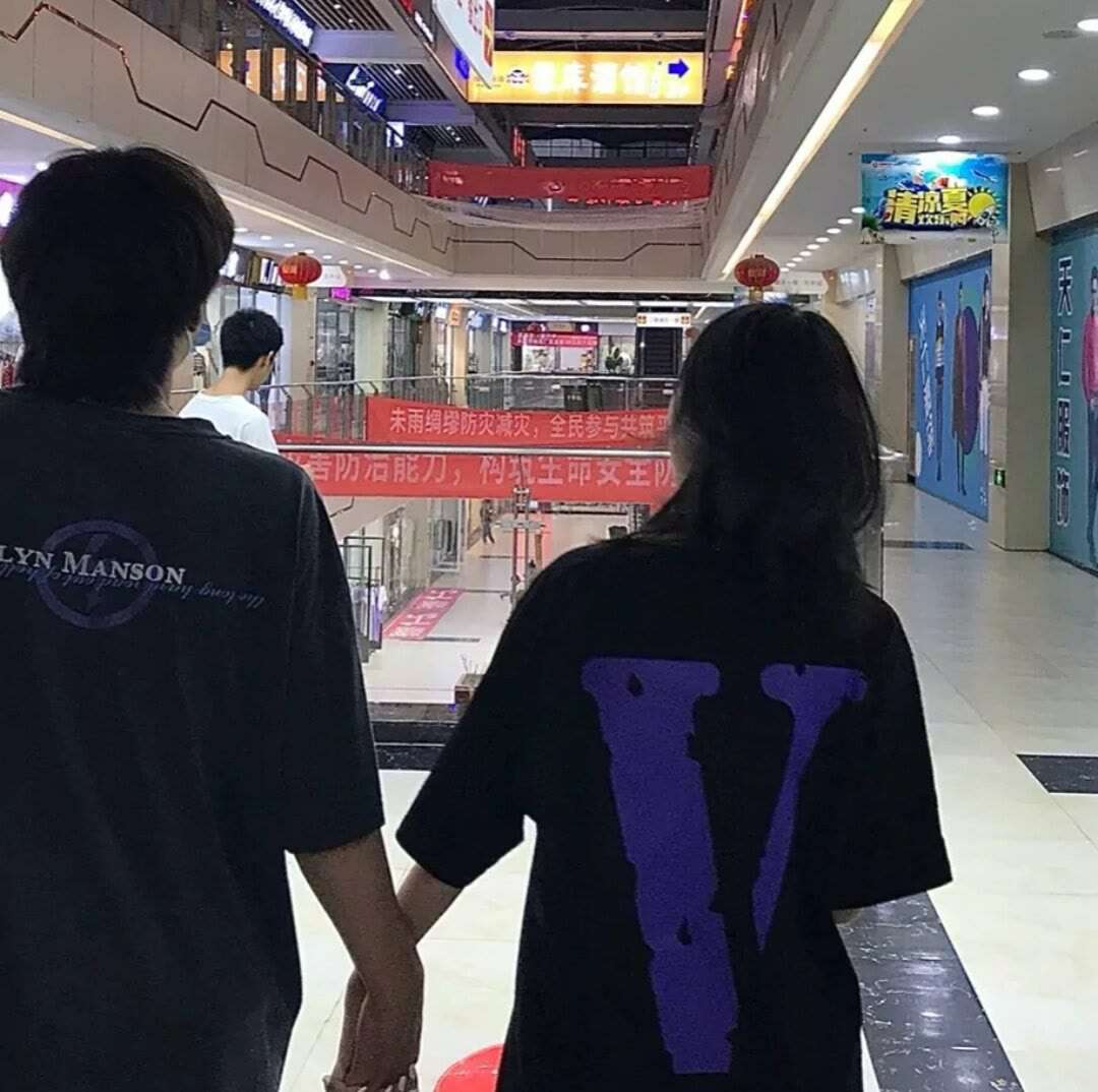 宋知意   ins小众清新真人恩爱情头一对两张头像图片