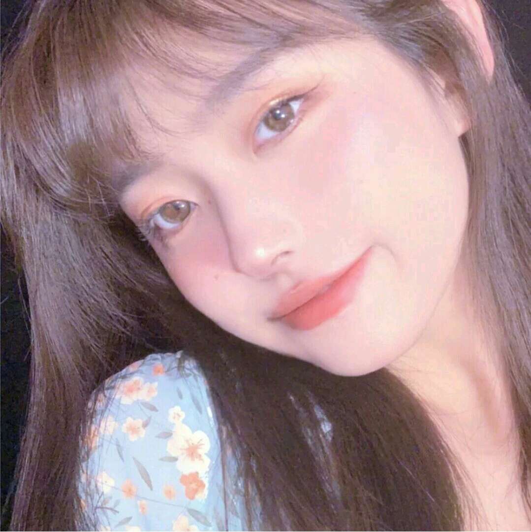 甜美气质高级女生微信头像图片