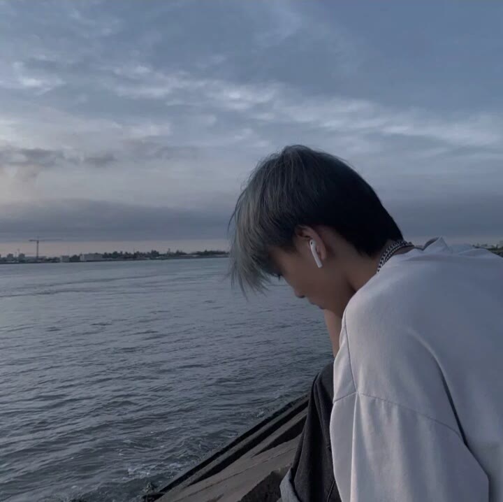 高冷文艺风男生自拍好看头像图片大全