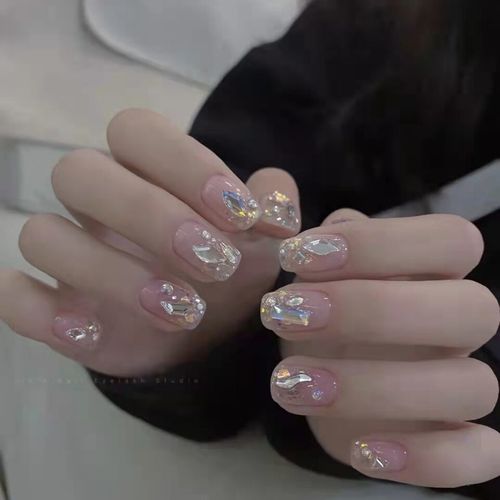美甲亮晶晶款式图片 美甲亮晶晶