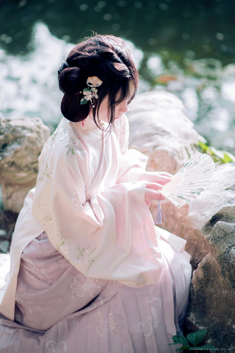 超美汉服少女可爱俏皮写真图片