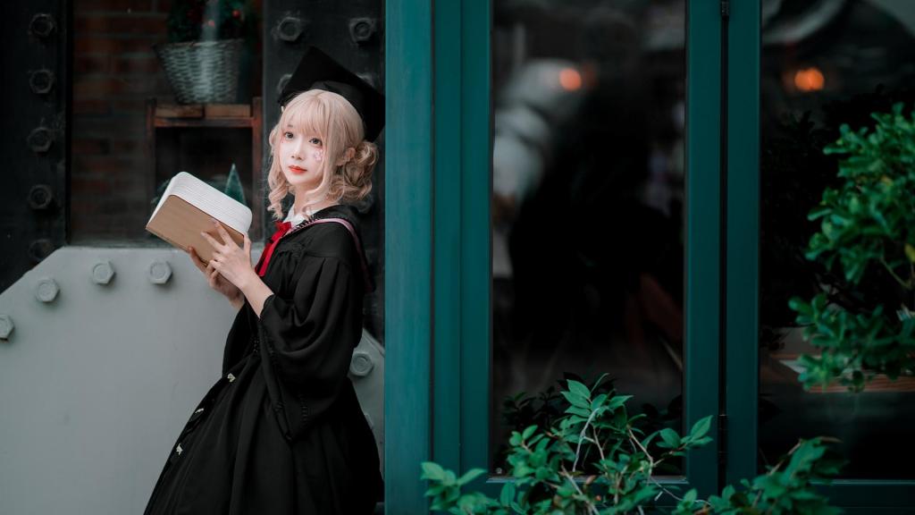 可爱学士服少女户外森系唯美写真图片桌面壁纸