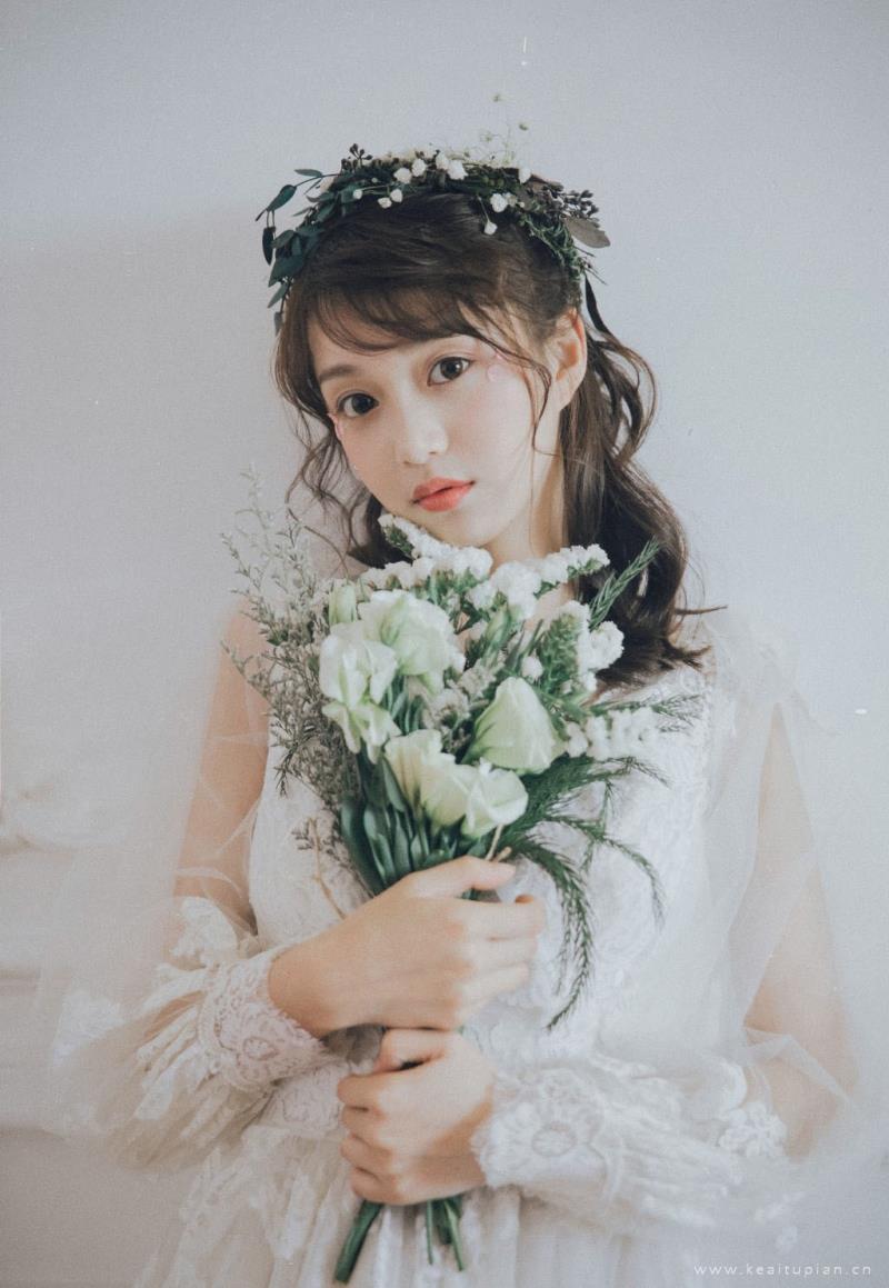 超美少女蕾丝纱裙造型高清私房壁纸写真