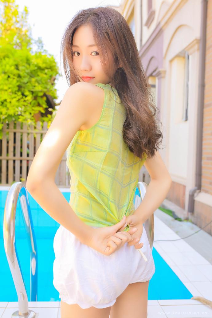 性感清纯美女清凉诱人高清写真图片