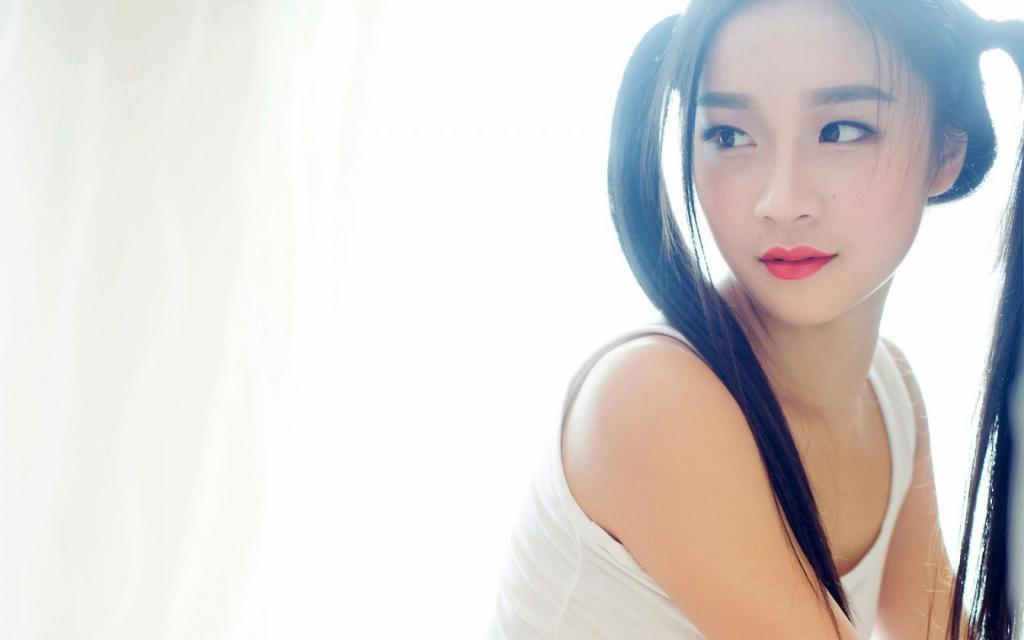 超可爱双马尾少女性感生活照图片桌面壁纸