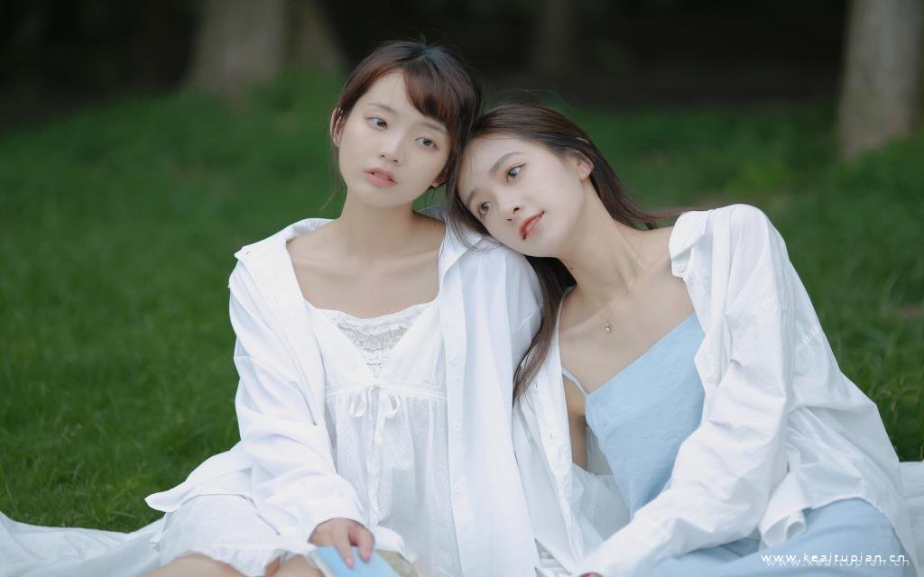 清新气质森系姐妹花唯美户外闺蜜写真图片