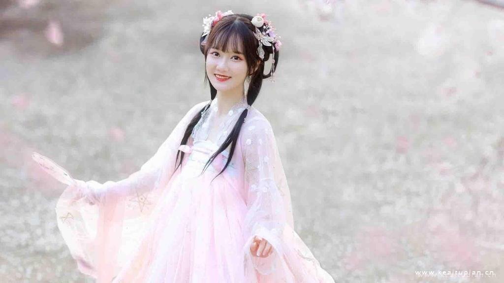 人比花娇的粉色古装美女甜美可人古风写真图片