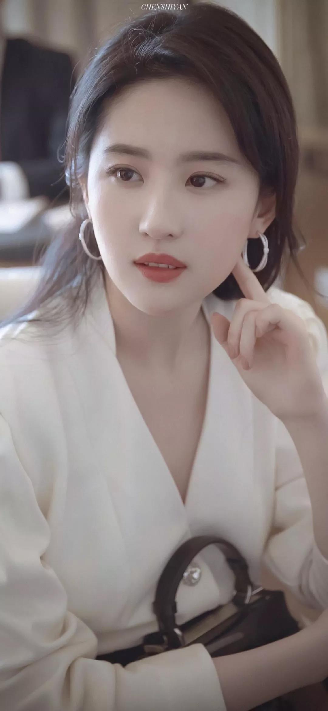 或美艳靓丽或可爱元气的气质美女明星图片