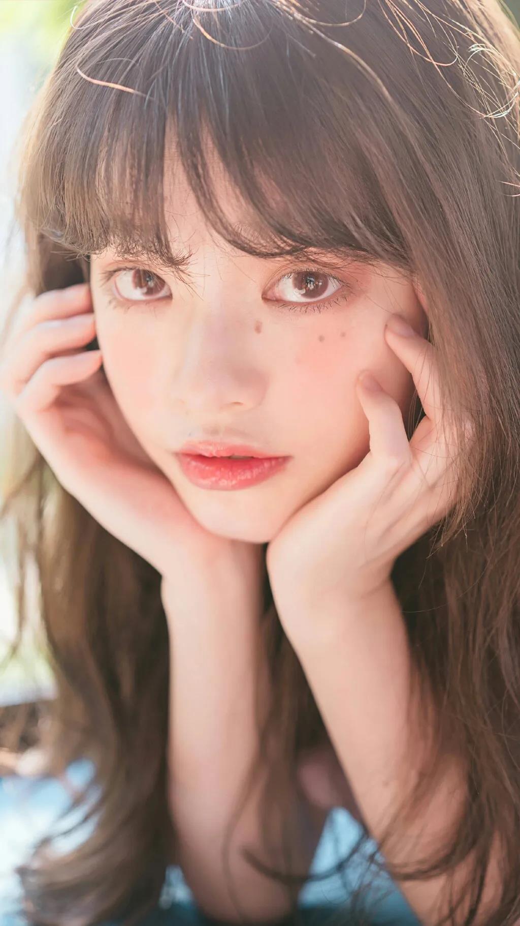 甜美可爱的漂亮女生手机壁纸图片