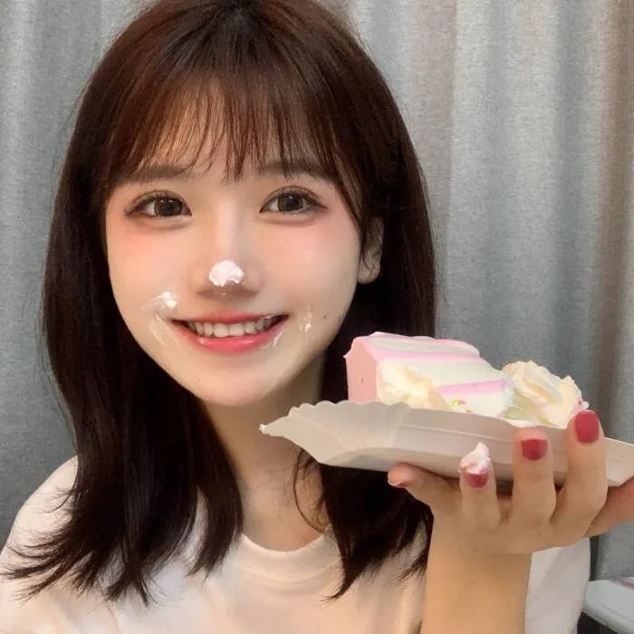 元气可爱的甜美女生头像壁纸图片