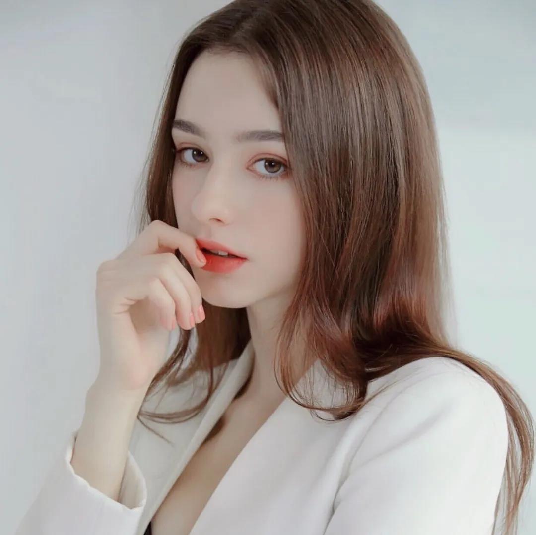 超养眼的五官精致高颜值美女图片