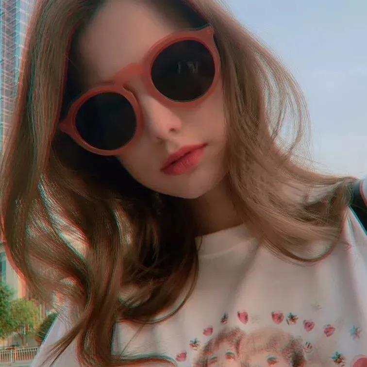美女歪脖杀清新可爱真人头像图片