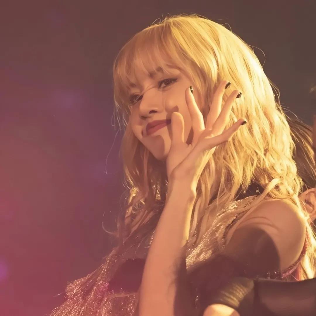 BLACKPINK泰国成员Lisa精致头像图片