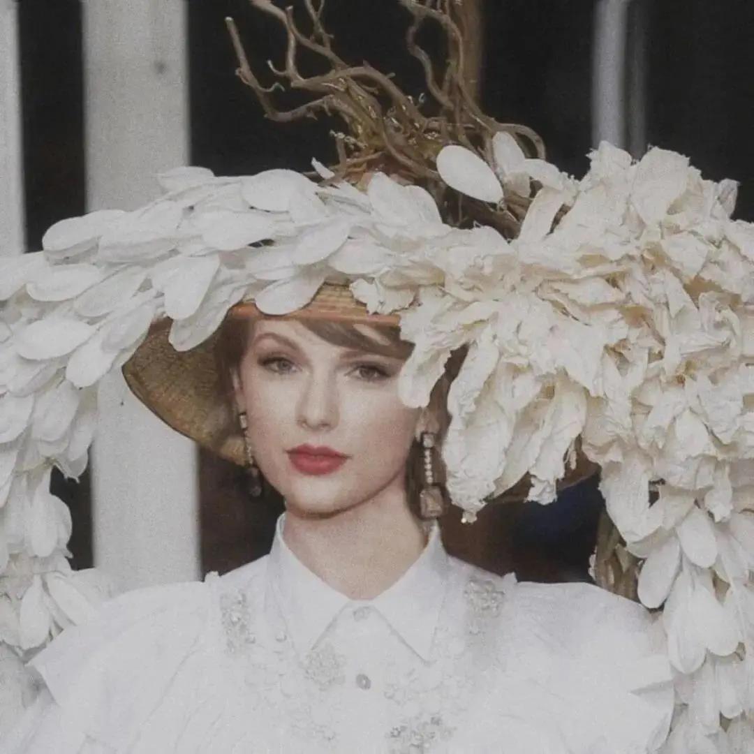 精致漂亮的高颜值欧美美女头像图片