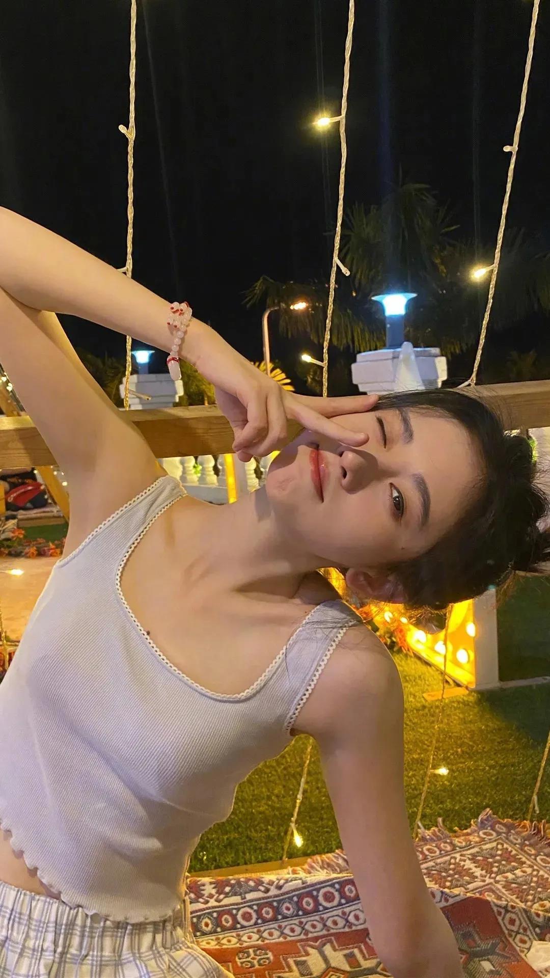 元气可爱的女生甜美手机壁纸图片
