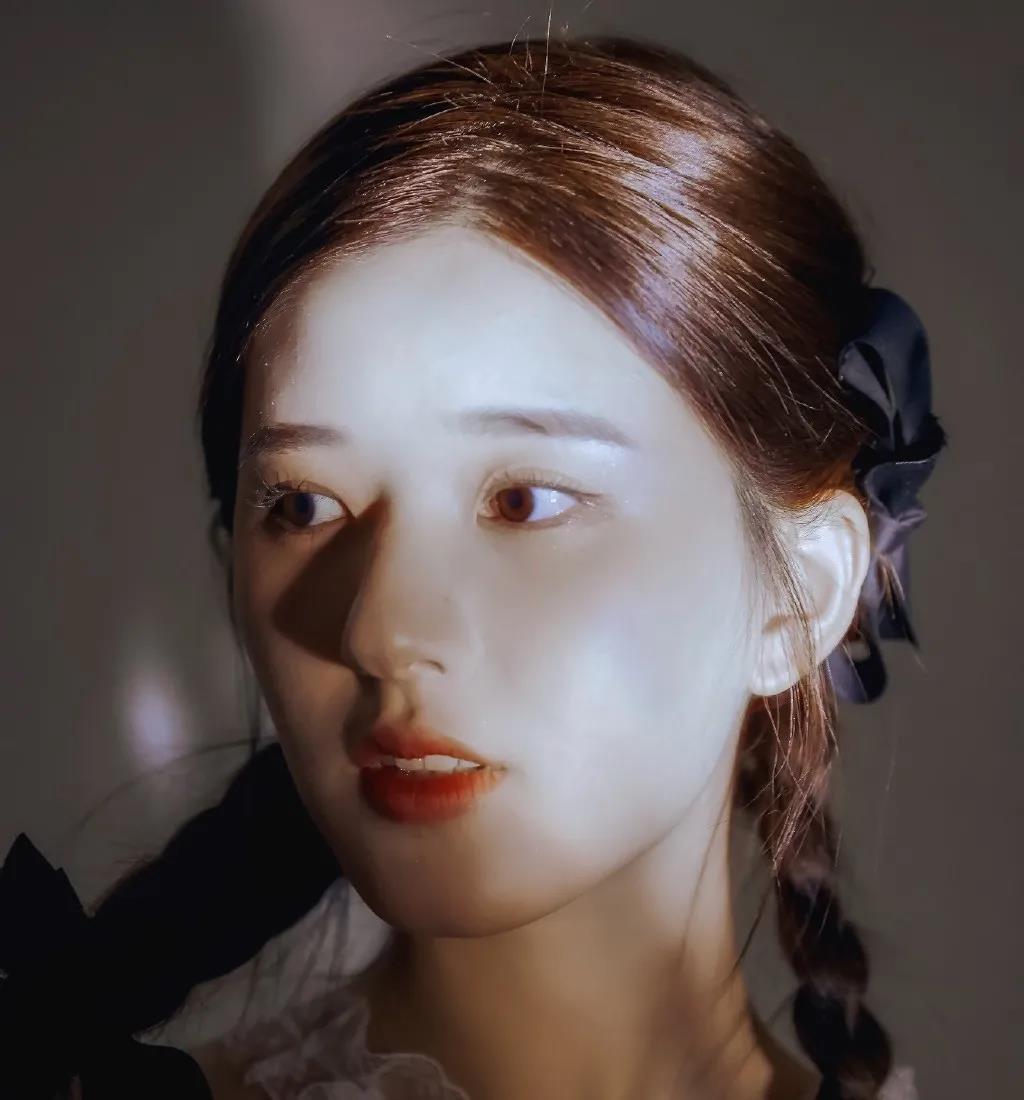 甜美可爱的赵露思自拍头像图片