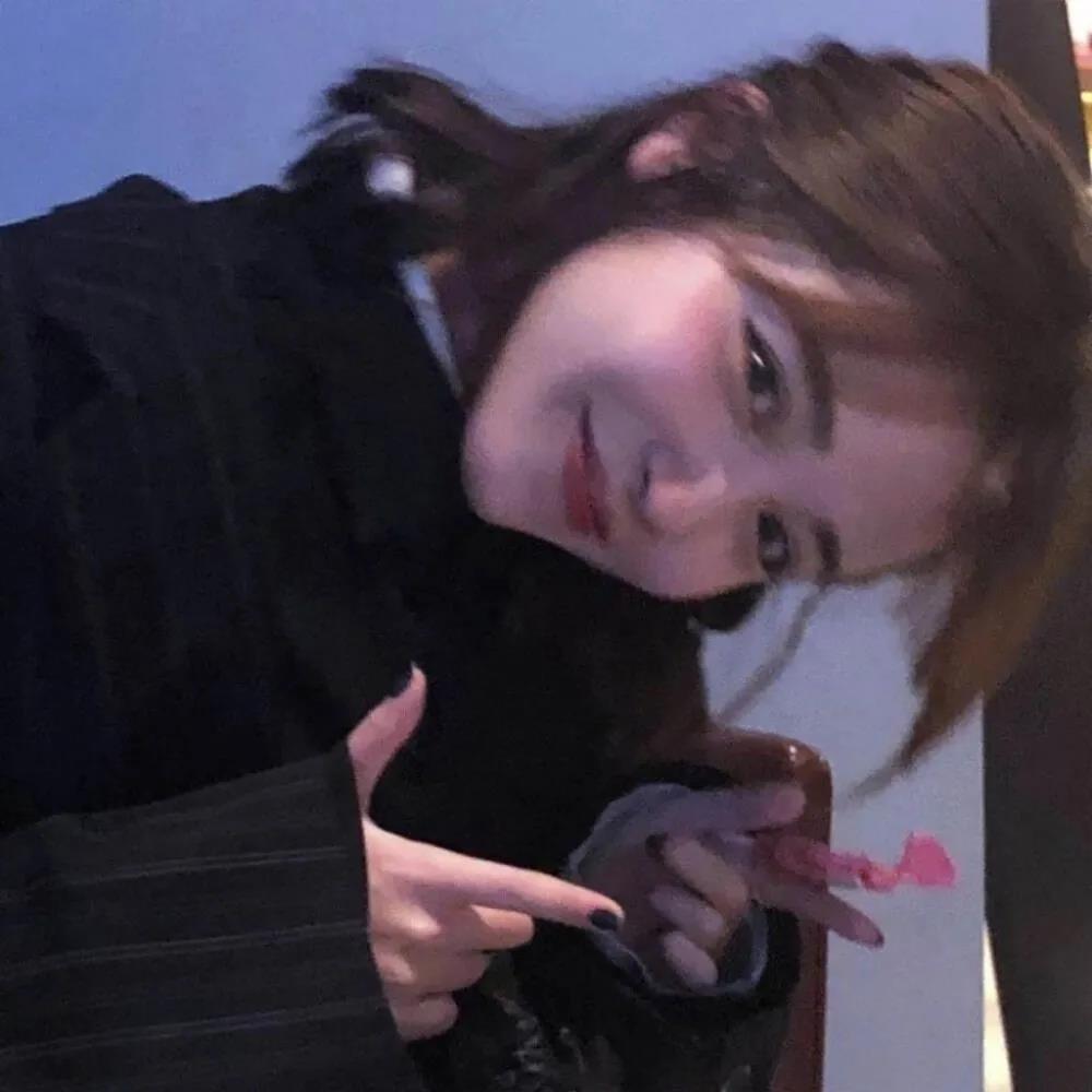 让人心动的气质美女真人头像图片