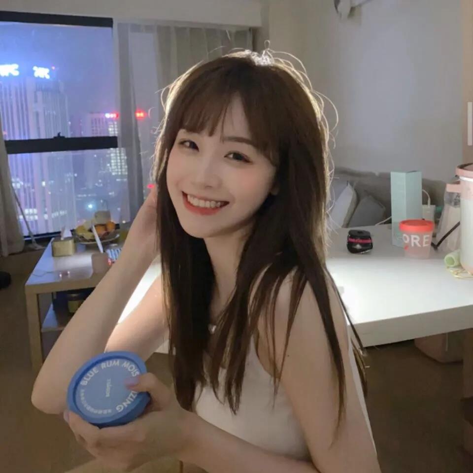 笑起来真好看甜美女生真人头像图片