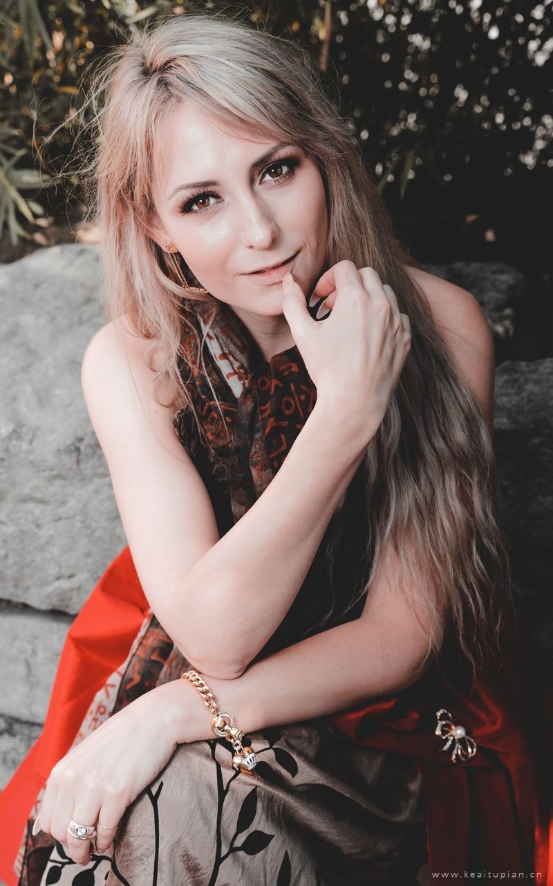 慵懒性感欧美少妇诱人写真图片大全