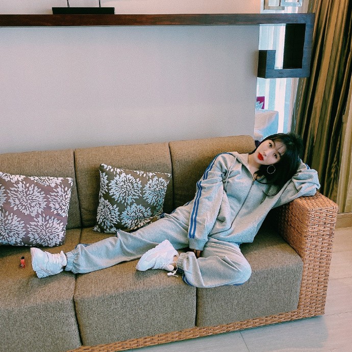 李菲儿家居生活照日常图片