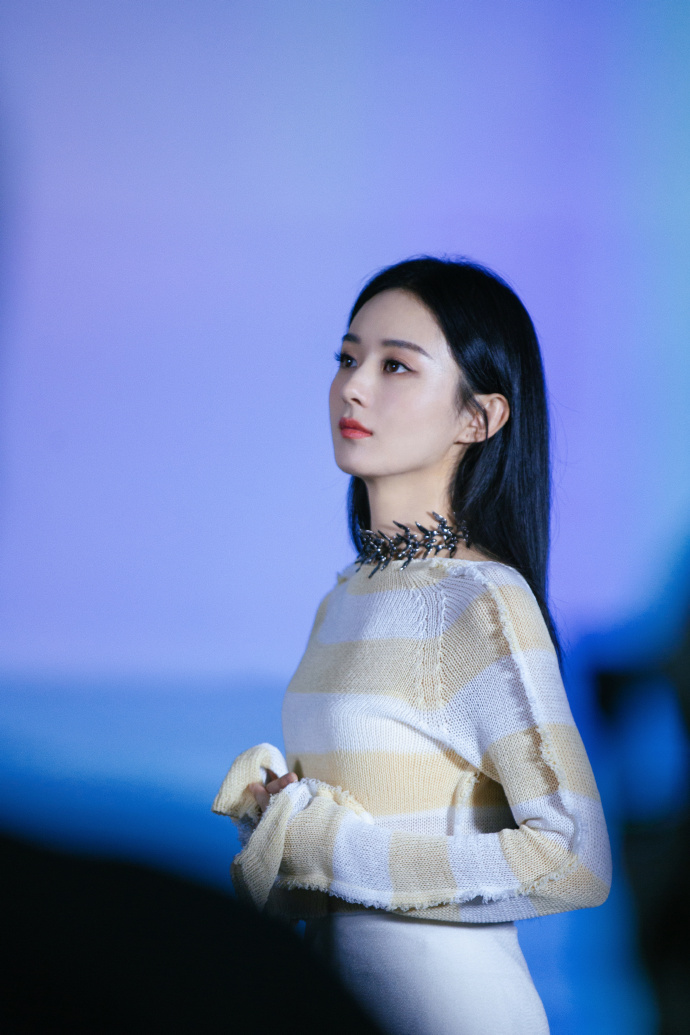 赵丽颖黑长直自然之灵大片