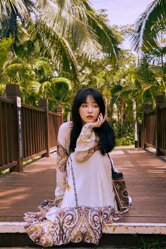 阚清子海边唯美长裙高清写真图片