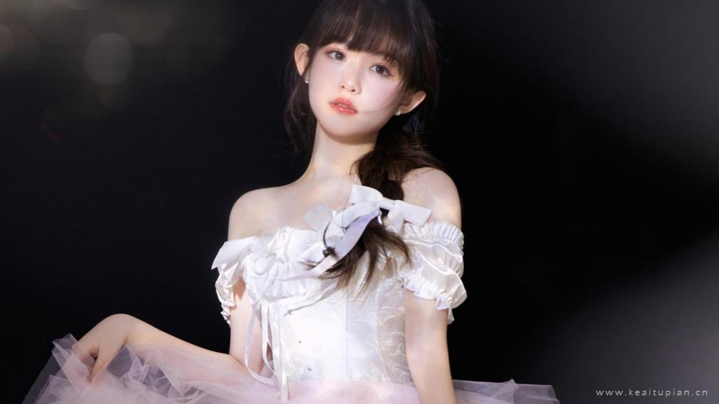 灵气少女肤白貌美优雅唯美写真壁纸图片