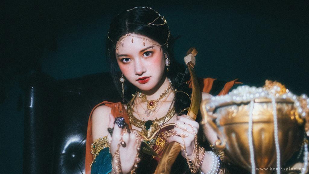 冷艳异域美女唯美迷人写真图片桌面壁纸