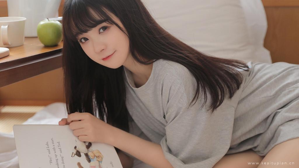 清纯火辣少女床上诱惑居家写真高清壁纸图