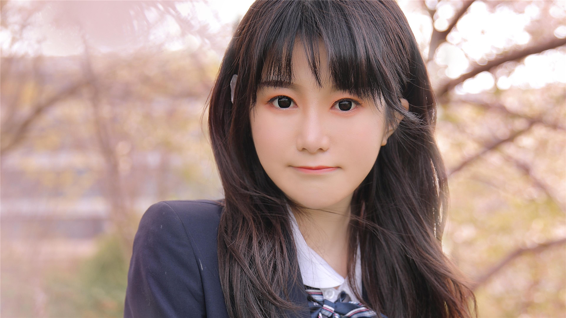 清纯美女甜美迷人笑容写真图片大全