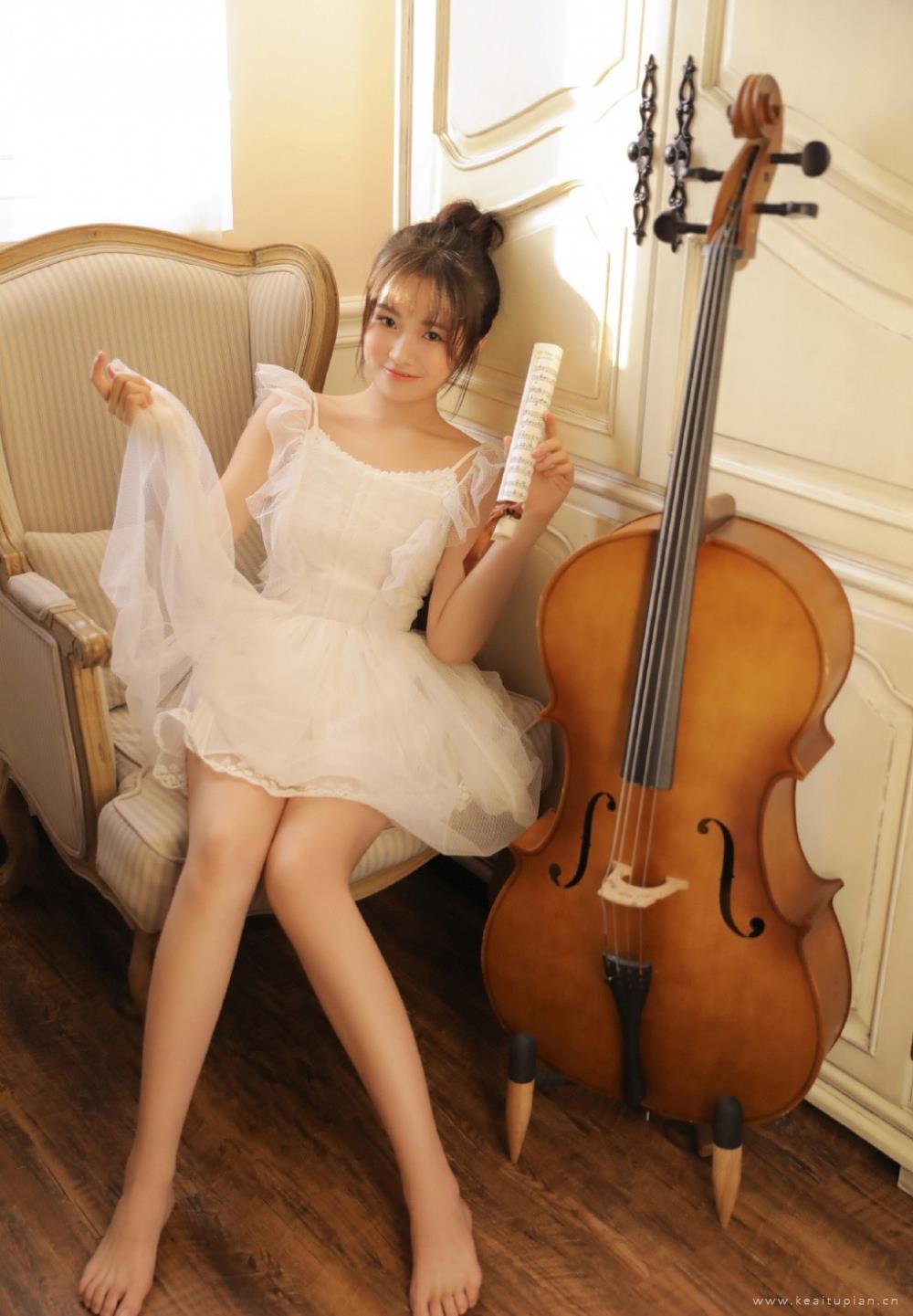 性感蕾丝裙甜美美女私房高清写真