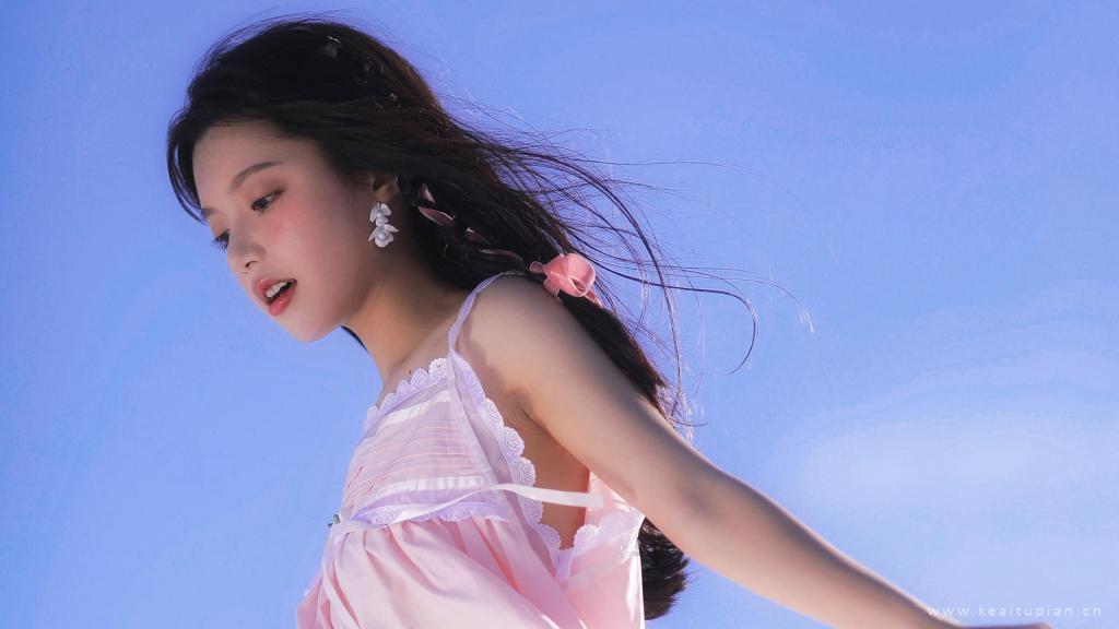 甜美可人黑发清纯少女撩人写真高清图片