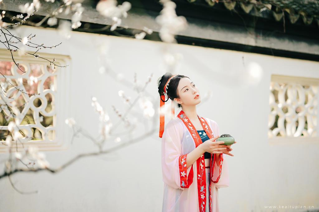古风汉服美女唯美户外写真壁纸图片