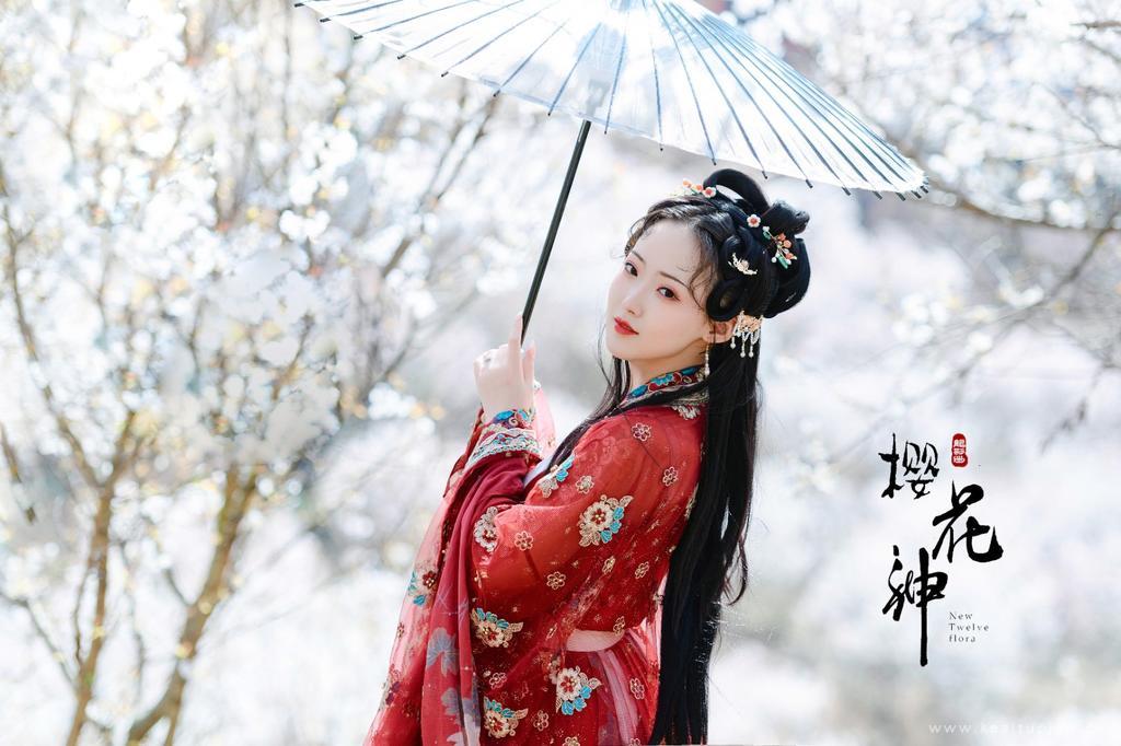 唯美古风汉服气质美女高清户外写真图片