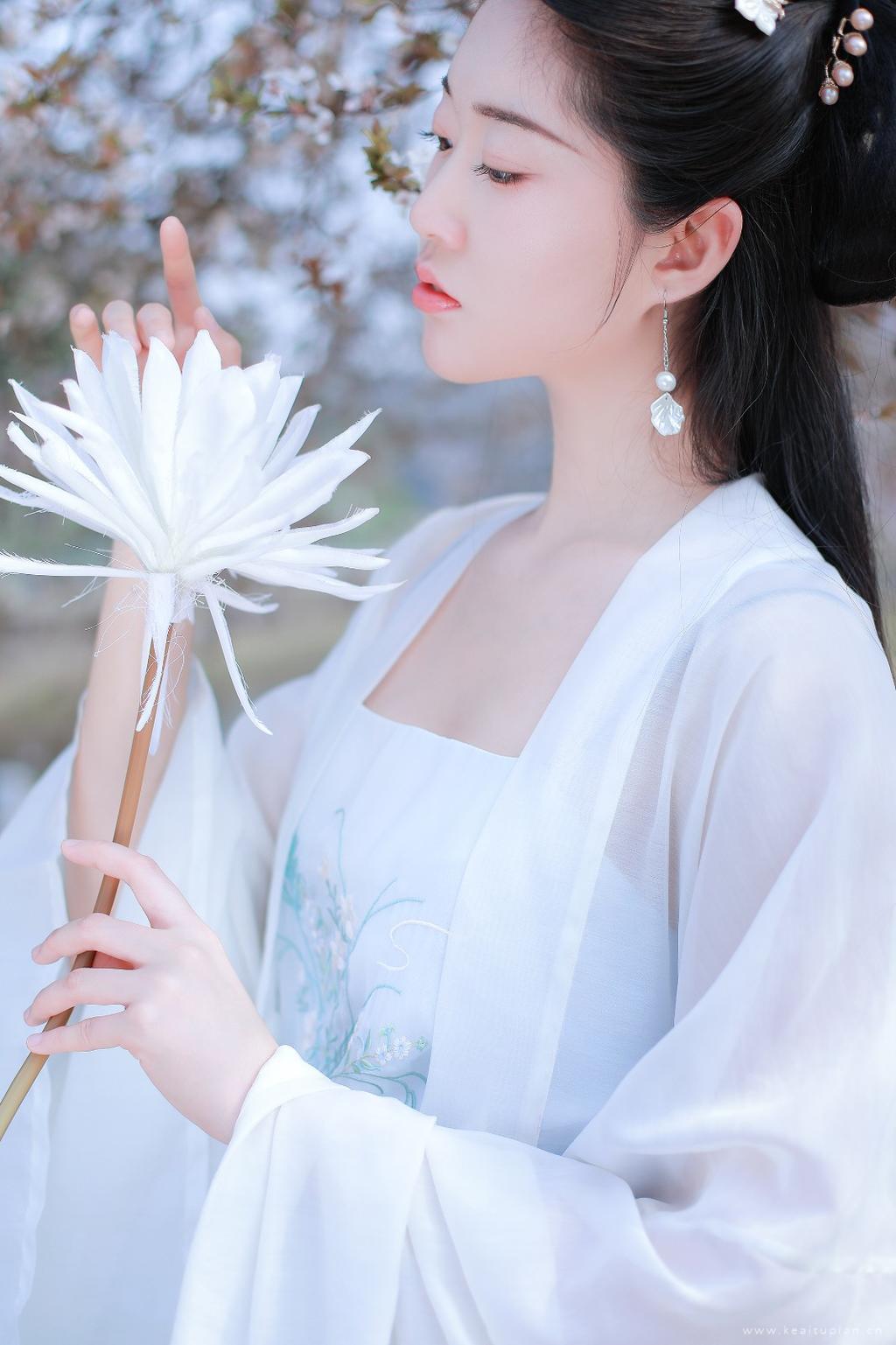 唯美古装美女清新脱俗高清写真图片