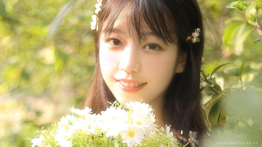 梦幻清新甜美可人的美女图片桌面壁纸