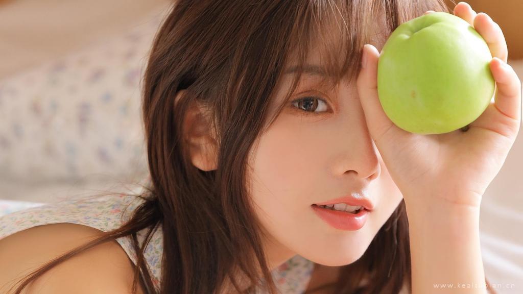 清甜美女居家俏皮撩人写真图片桌面壁纸