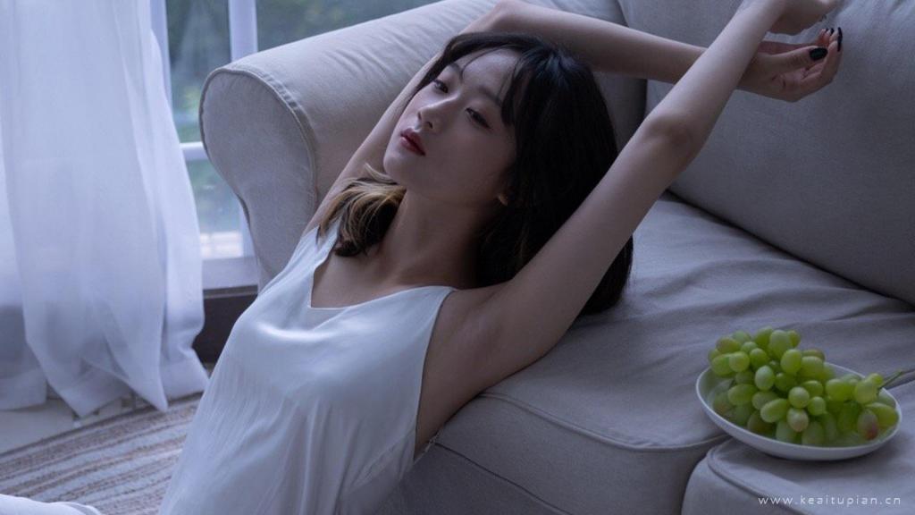 忧郁系少女唯美高清写真壁纸图片
