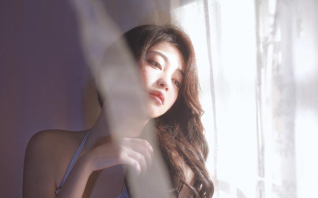 性感美女紫色纱裙露背裙诱惑高清写真图片大全