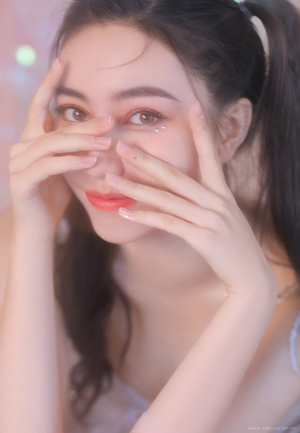 超美 双眼皮美女俏皮双马尾甜美写真图片大全